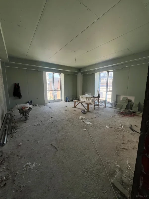 Satılır 5 otaqlı mənzil 262.4 m²