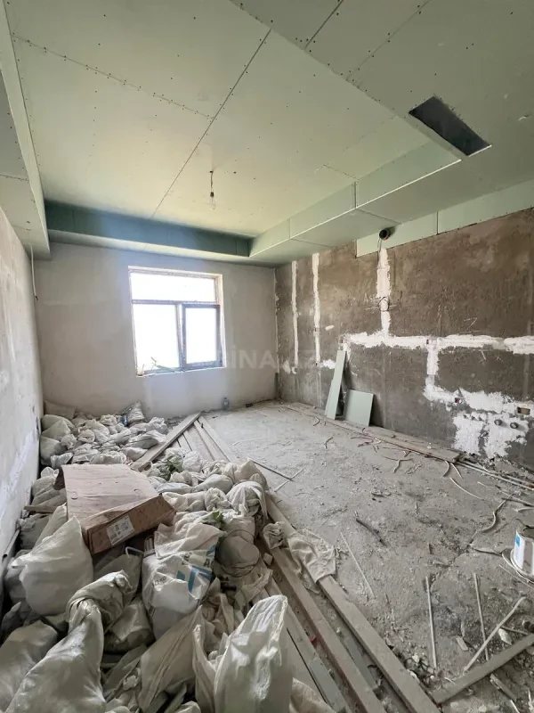 Satılır 5 otaqlı mənzil 262.4 m²