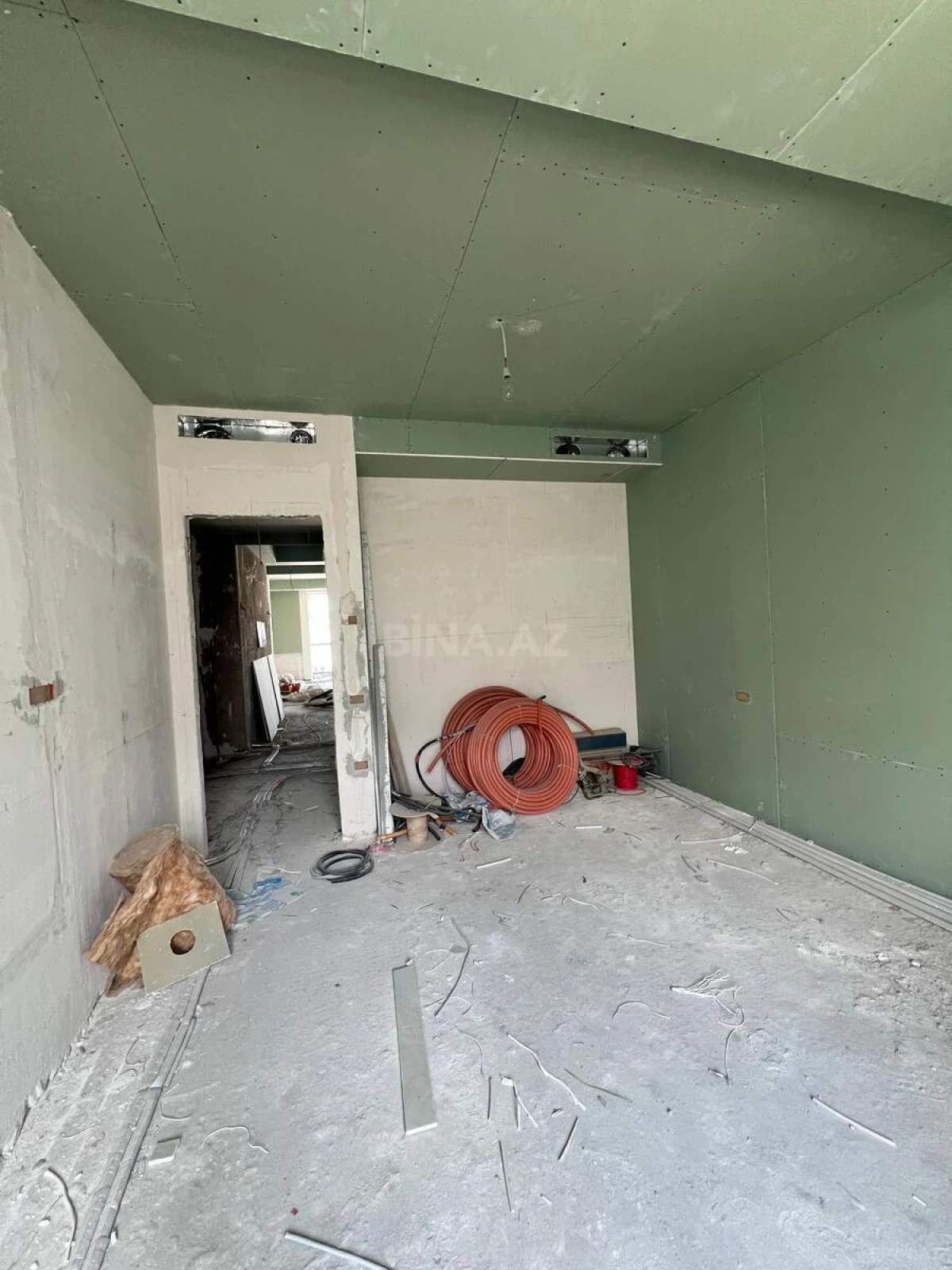 Satılır 5 otaqlı mənzil 262.4 m²