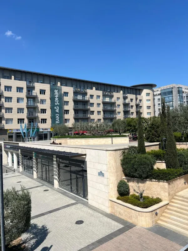 Satılır 5 otaqlı mənzil 262.4 m²