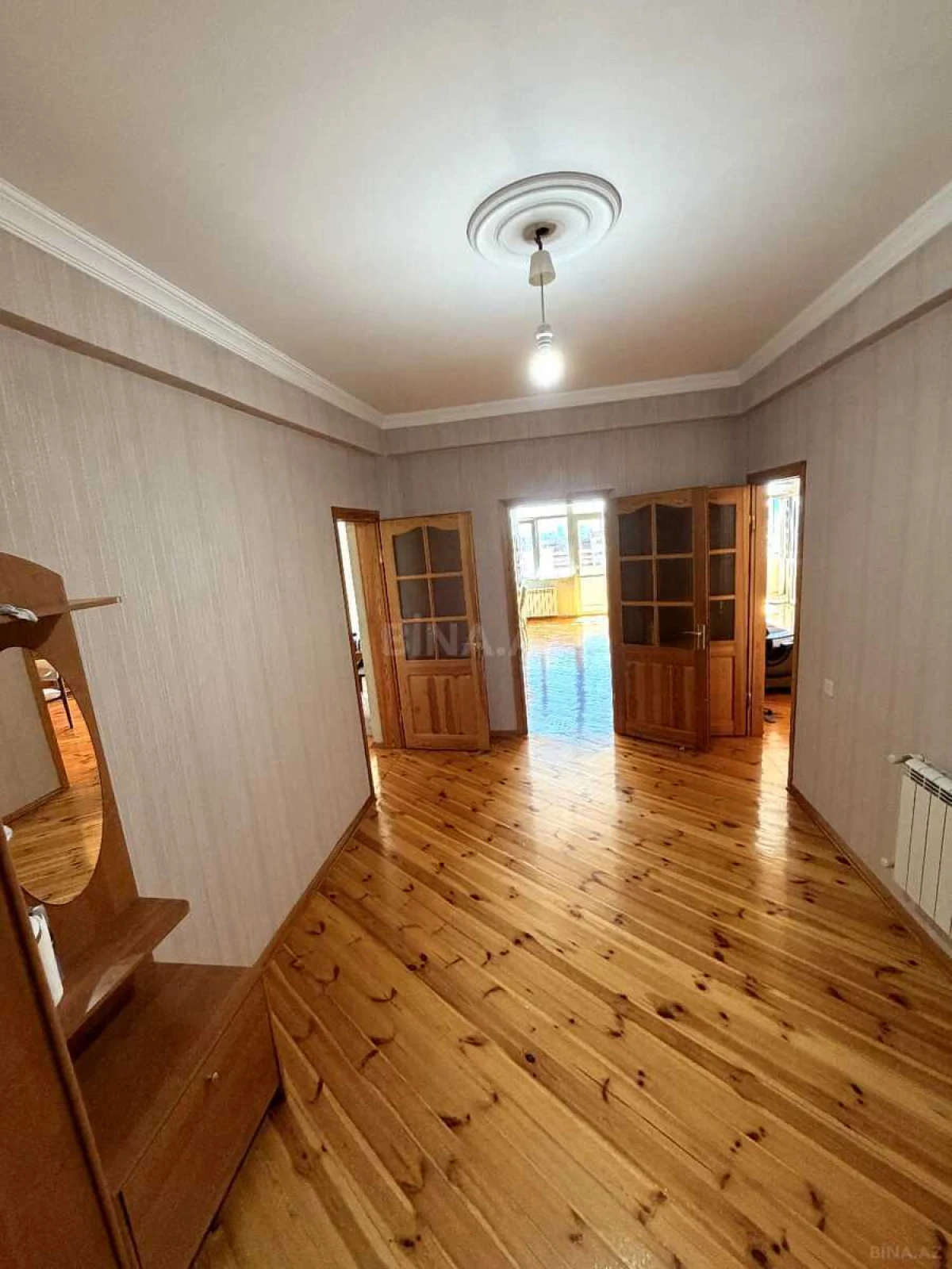 Kirayə verilir 2 otaqlı mənzil 95 m²