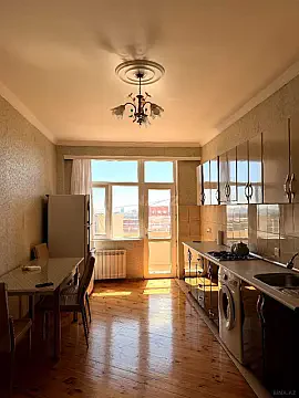 Kirayə verilir 2 otaqlı mənzil 95 m²