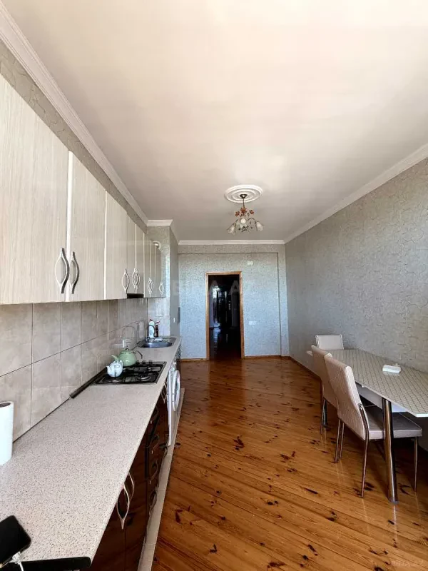 Kirayə verilir 2 otaqlı mənzil 95 m²