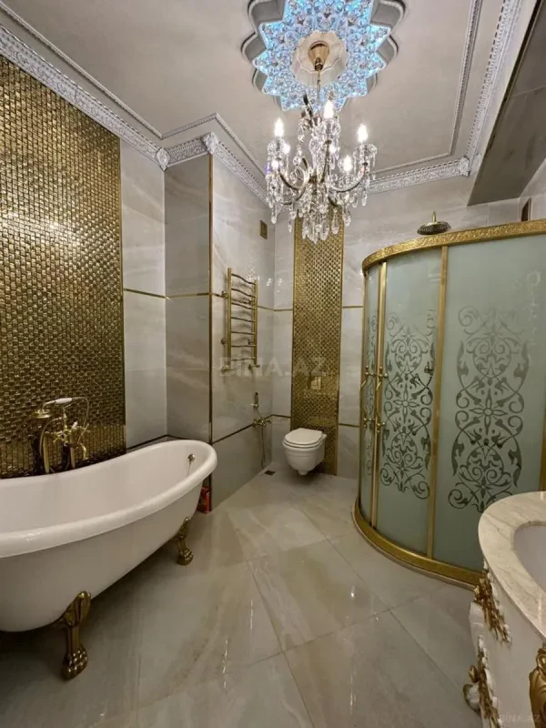 Satılır 3 otaqlı mənzil 172 m²