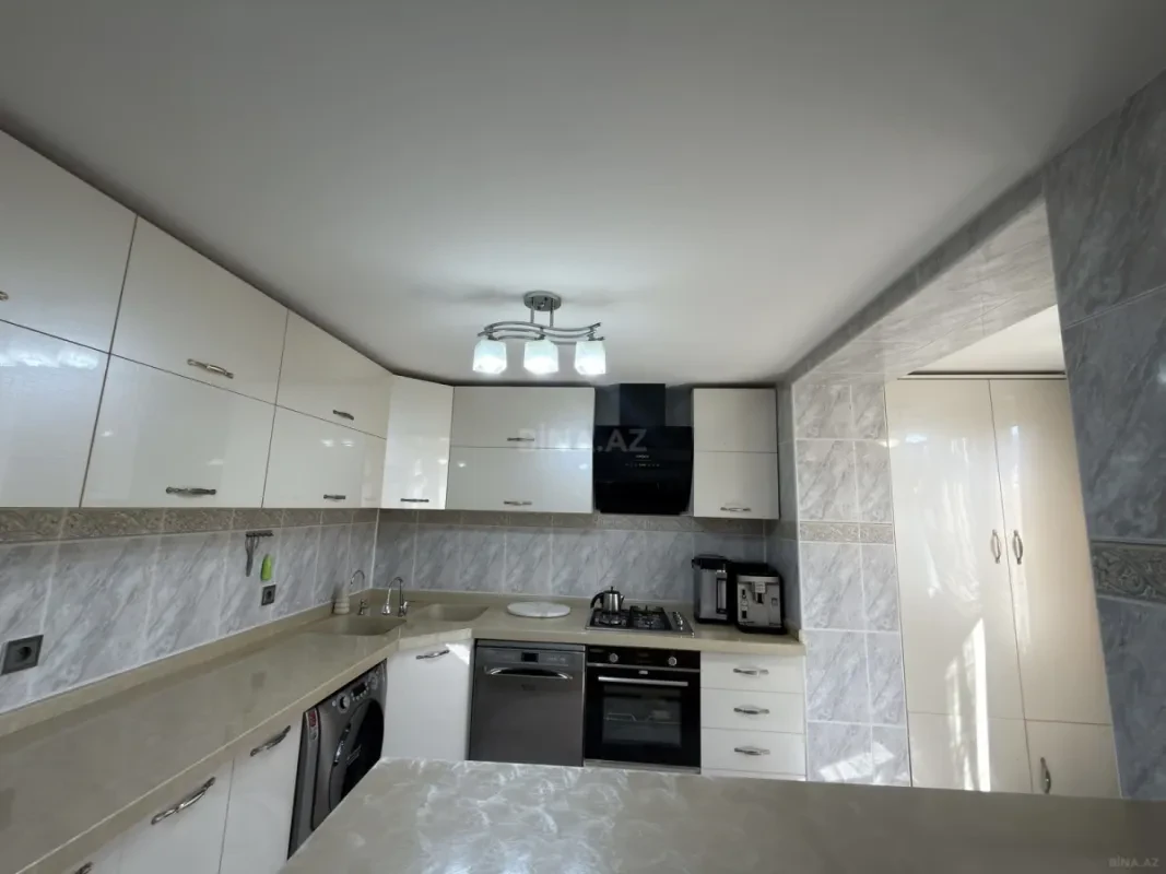 Satılır 5 otaqlı mənzil 112 m²
