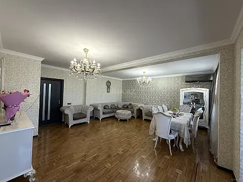 Satılır 5 otaqlı mənzil 112 m²