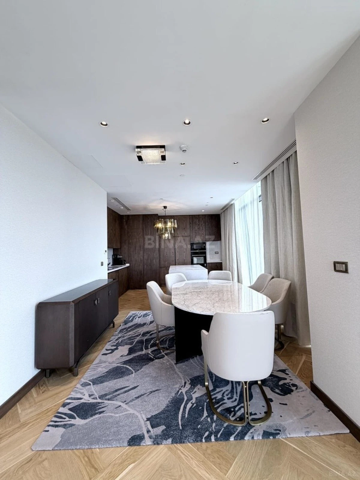 Satılır 3 otaqlı mənzil 165 m²