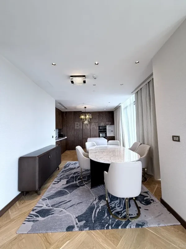 Satılır 3 otaqlı mənzil 165 m²