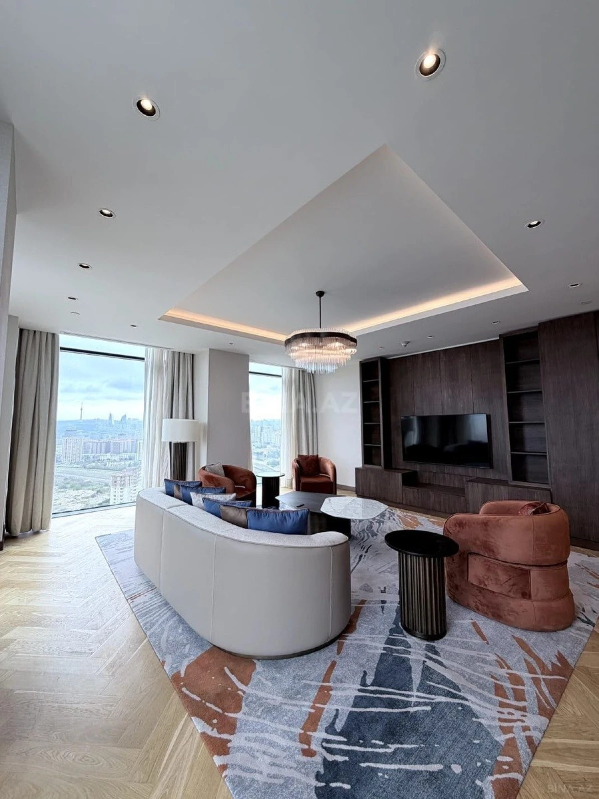 Satılır 3 otaqlı mənzil 165 m²