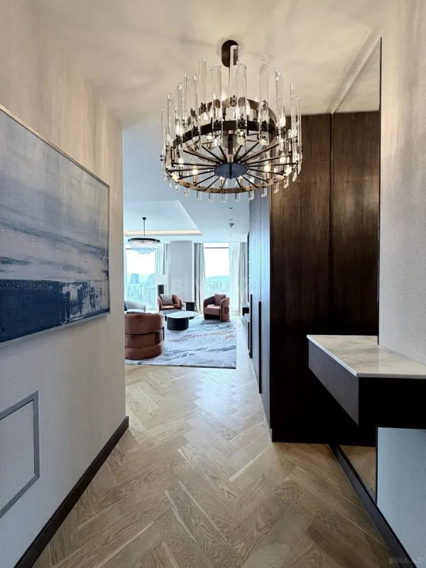 Satılır 3 otaqlı mənzil 165 m²