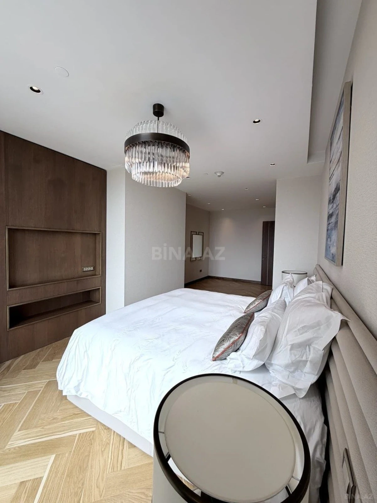 Satılır 3 otaqlı mənzil 165 m²