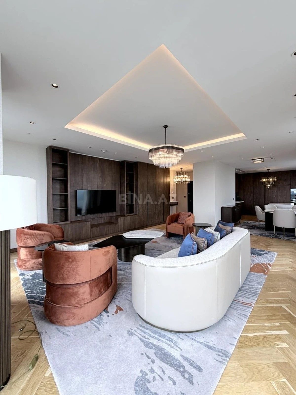 Satılır 3 otaqlı mənzil 165 m²