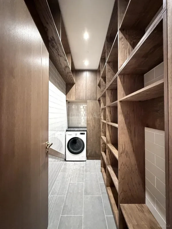Satılır 3 otaqlı mənzil 165 m²