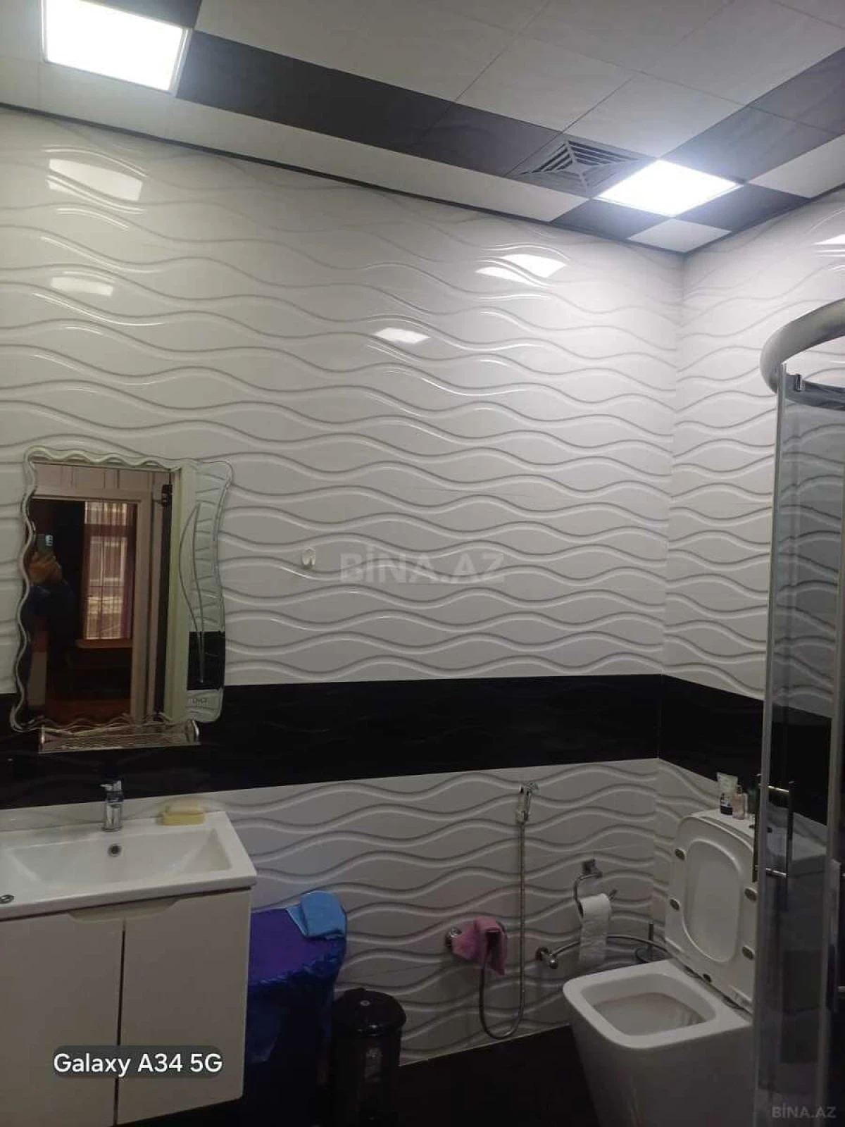 Kirayə verilir 2 otaqlı mənzil 105 m²