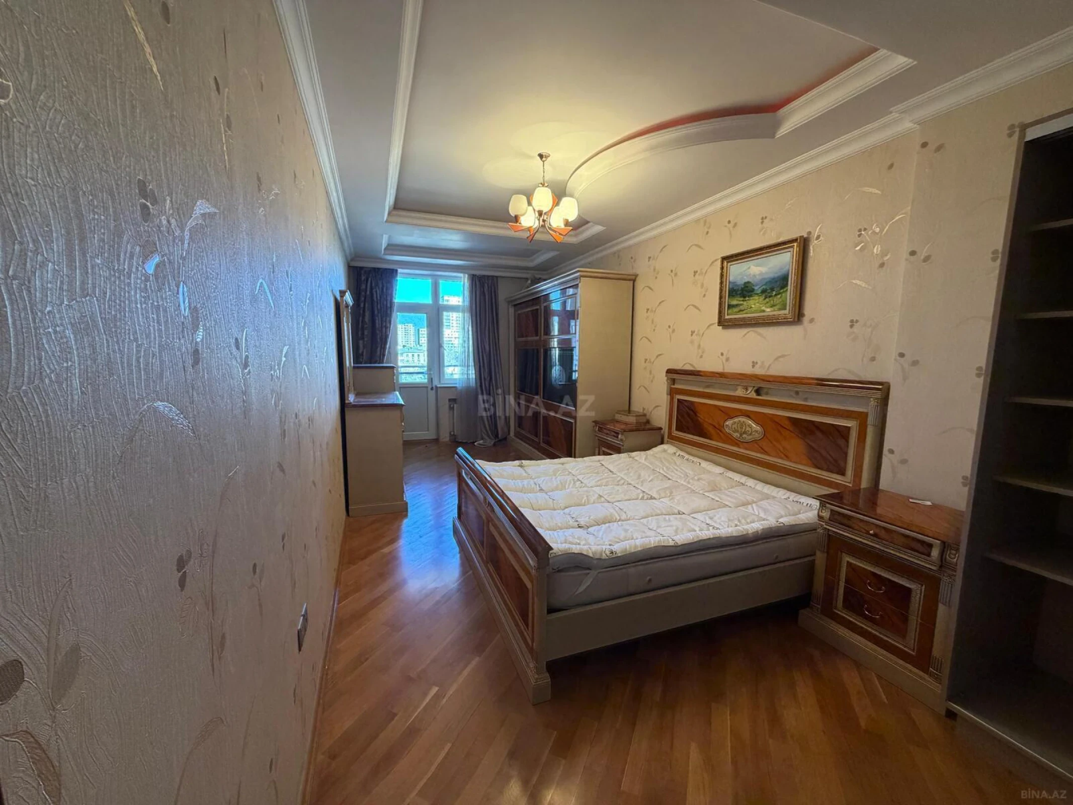 Kirayə verilir 3 otaqlı mənzil 130 m²