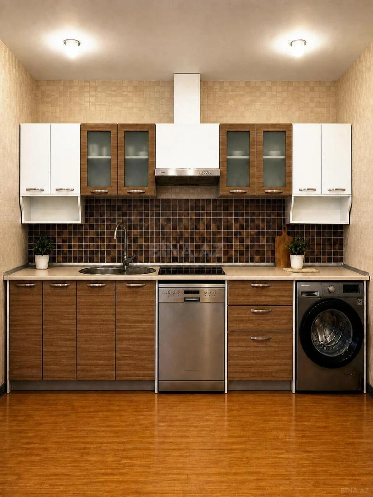 Kirayə verilir 4 otaqlı mənzil 200 m²