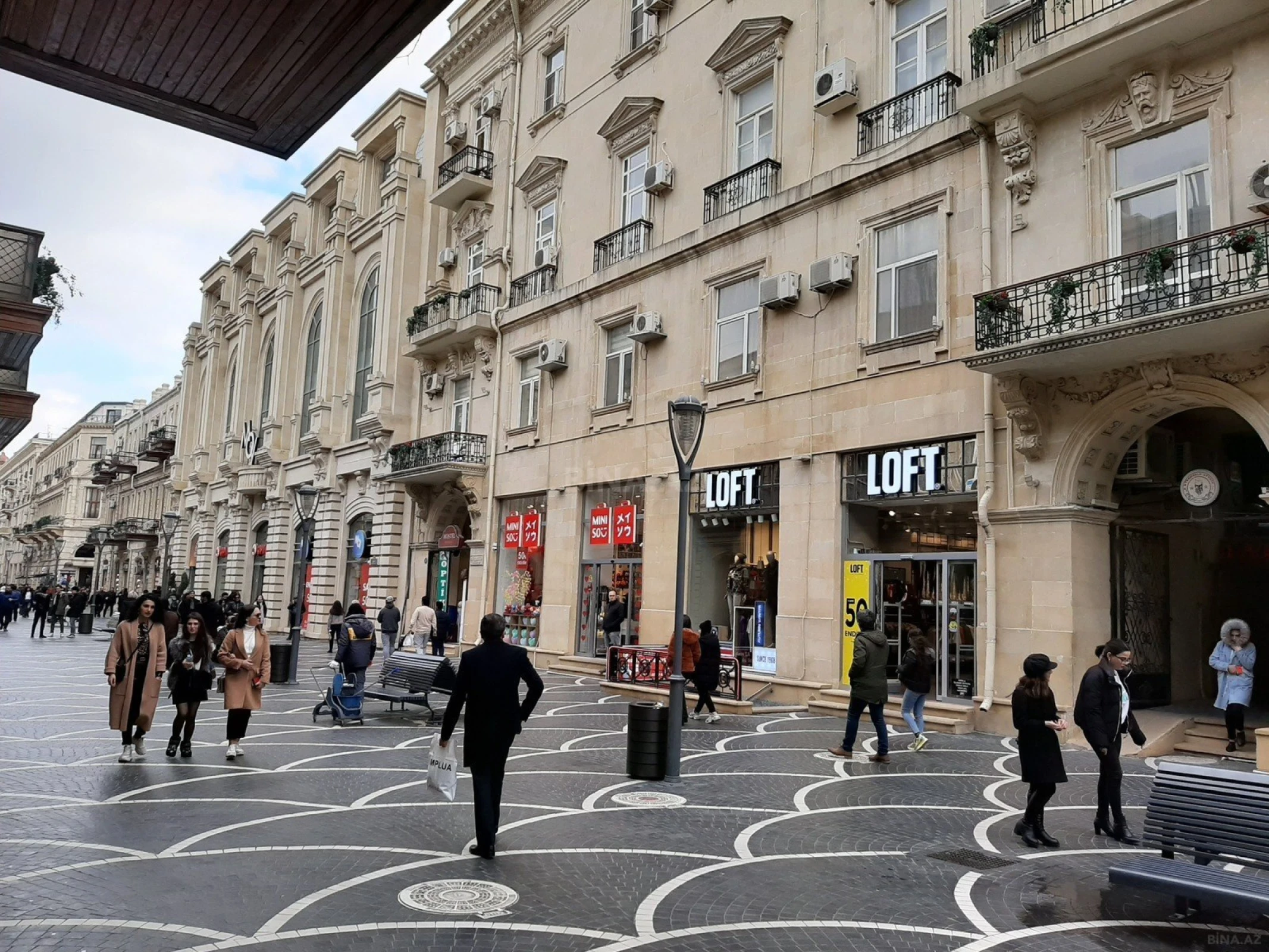 Kirayə verilir 3 otaqlı ofis 90 m²