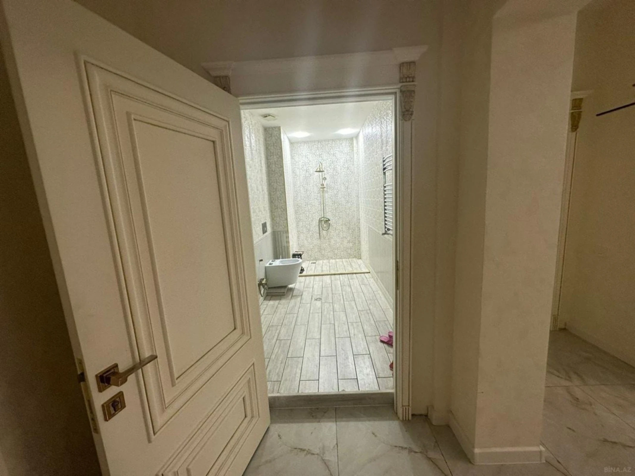 Satılır 3 otaqlı mənzil 95 m²
