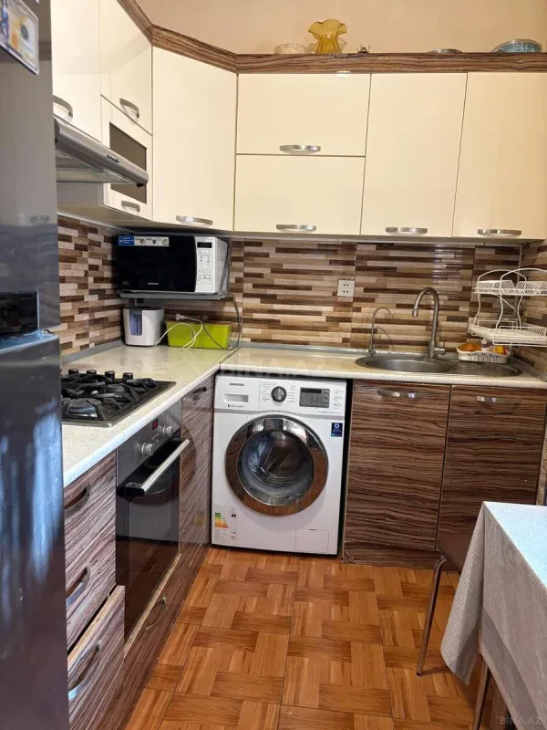 Satılır 2 otaqlı mənzil 65 m²