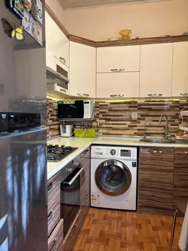 Satılır 2 otaqlı mənzil 65 m²