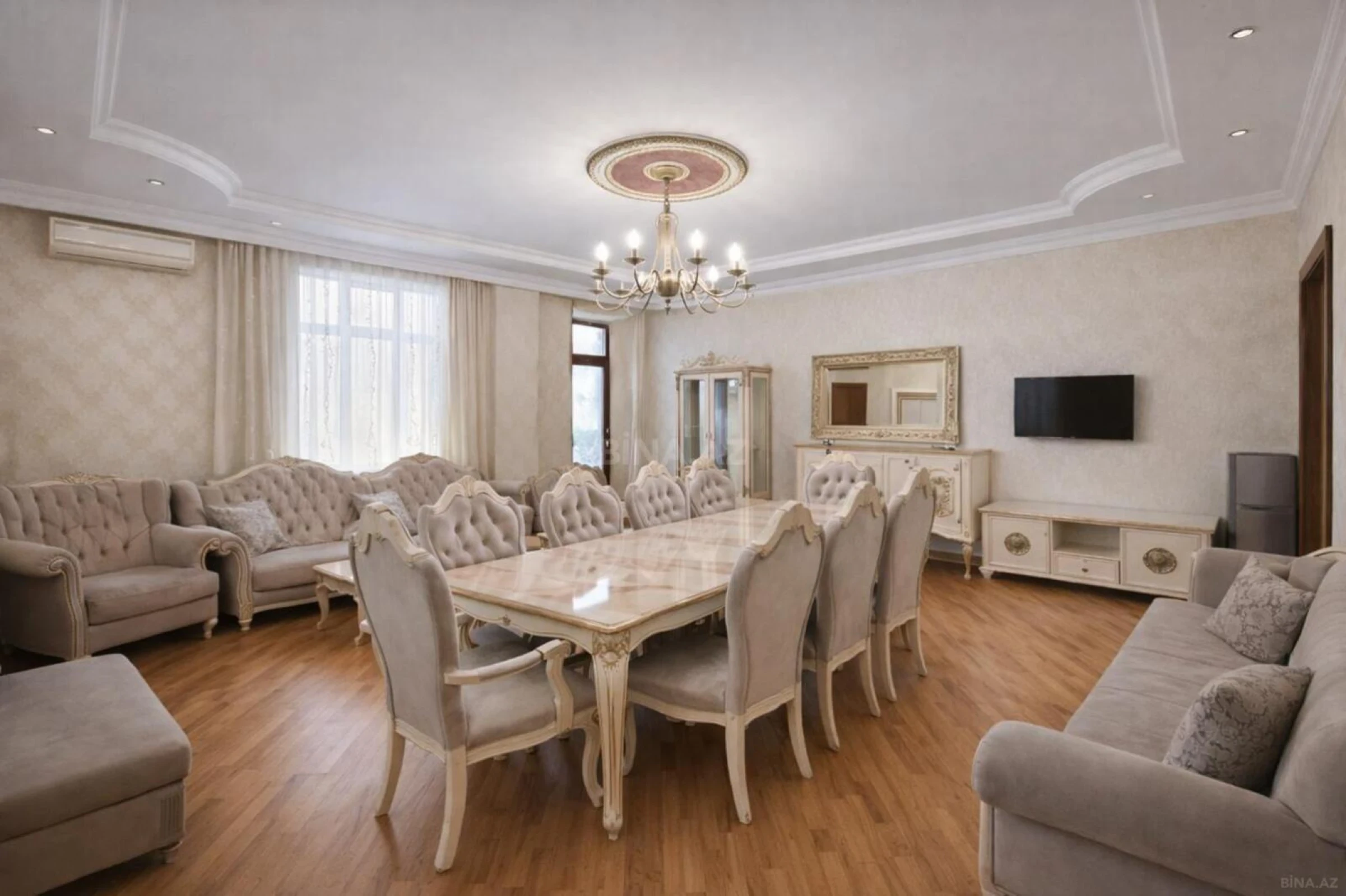 Satılır 3 otaqlı mənzil 105 m²