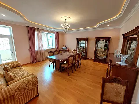 Kirayə verilir 3 otaqlı mənzil 140 m² — Bakı 3 otaq 140.00 m²