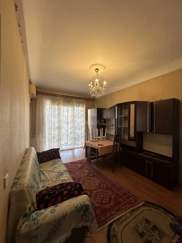Kirayə verilir 2 otaqlı mənzil 50 m²