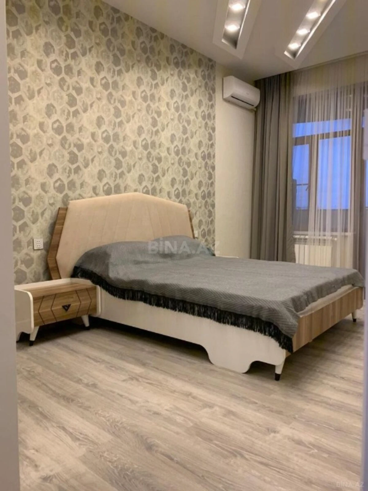 Kirayə verilir 2 otaqlı mənzil 70 m²