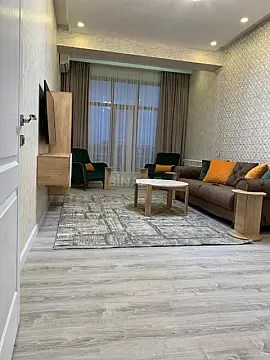 Kirayə verilir 2 otaqlı mənzil 70 m²