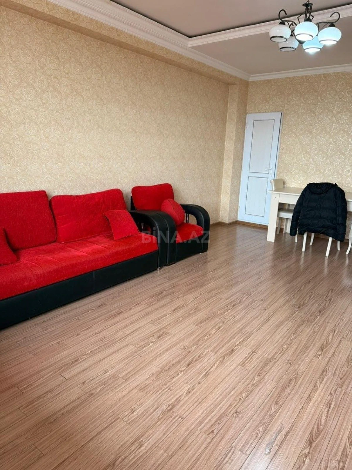 Satılır 2 otaqlı mənzil 90 m²