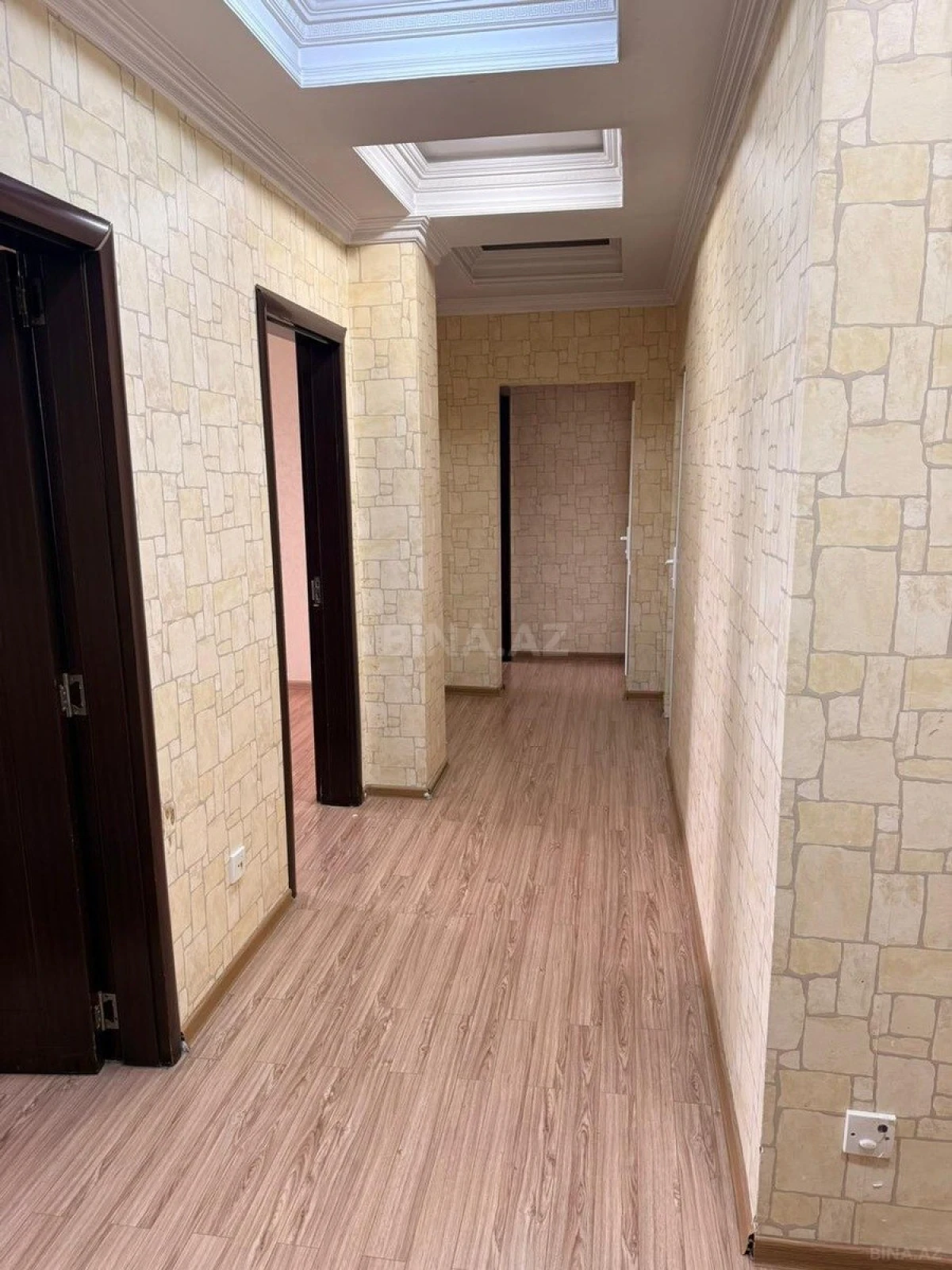 Satılır 2 otaqlı mənzil 90 m²
