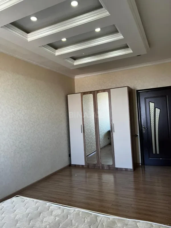 Satılır 2 otaqlı mənzil 90 m²