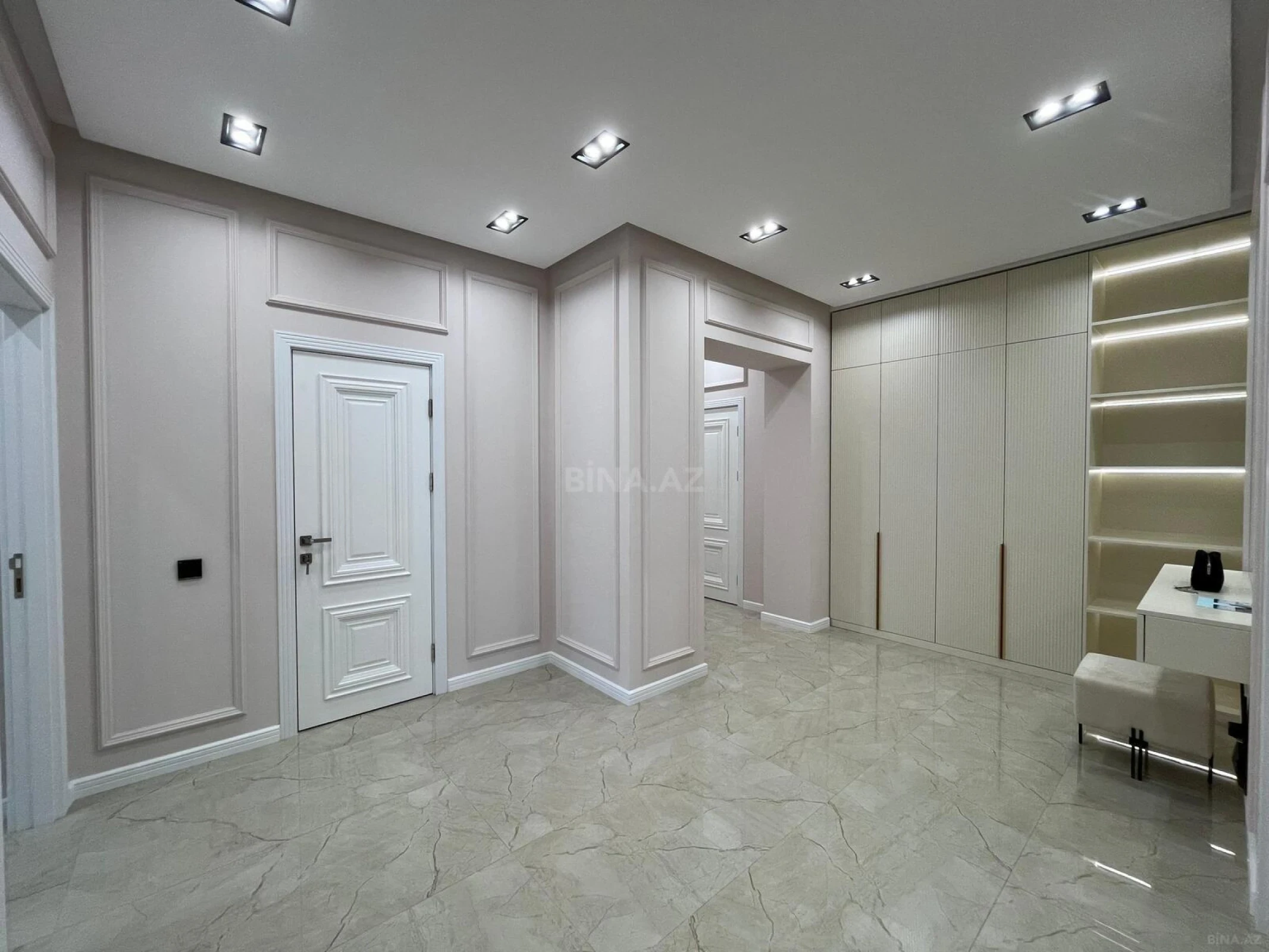 Kirayə verilir 3 otaqlı mənzil 145 m²