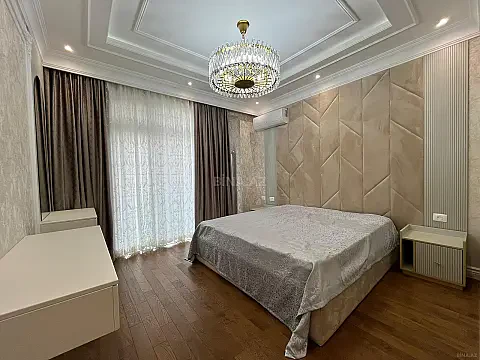 Kirayə verilir 3 otaqlı mənzil 145 m²