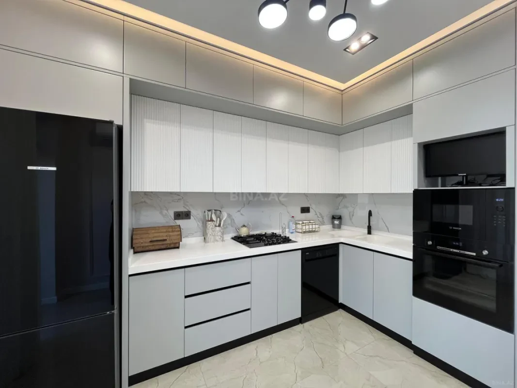 Kirayə verilir 3 otaqlı mənzil 145 m²
