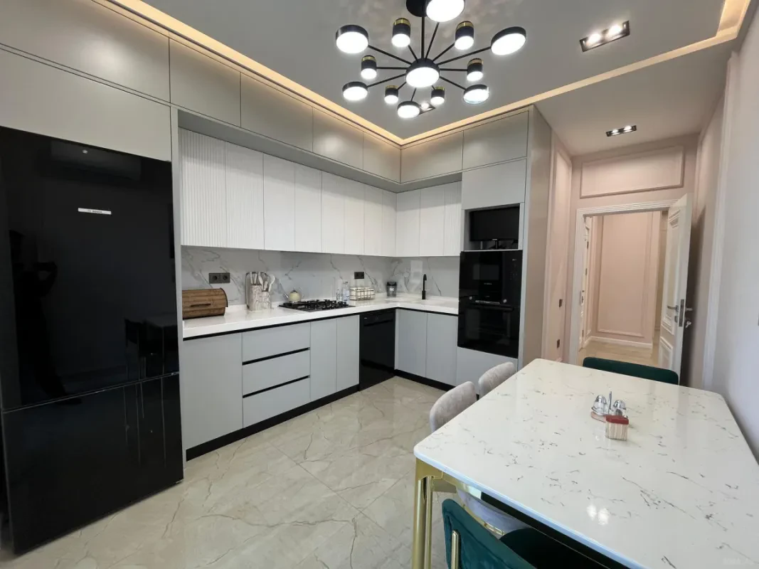 Kirayə verilir 3 otaqlı mənzil 145 m²