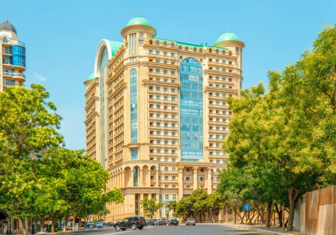 Satılır 2 otaqlı mənzil 109 m²