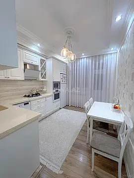 Satılır 3 otaqlı mənzil 160 m²