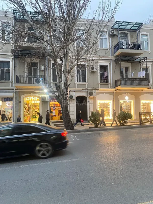 Satılır 2 otaqlı mənzil 80 m²