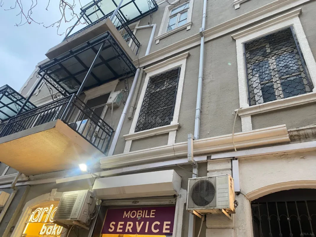 Satılır 2 otaqlı mənzil 80 m²