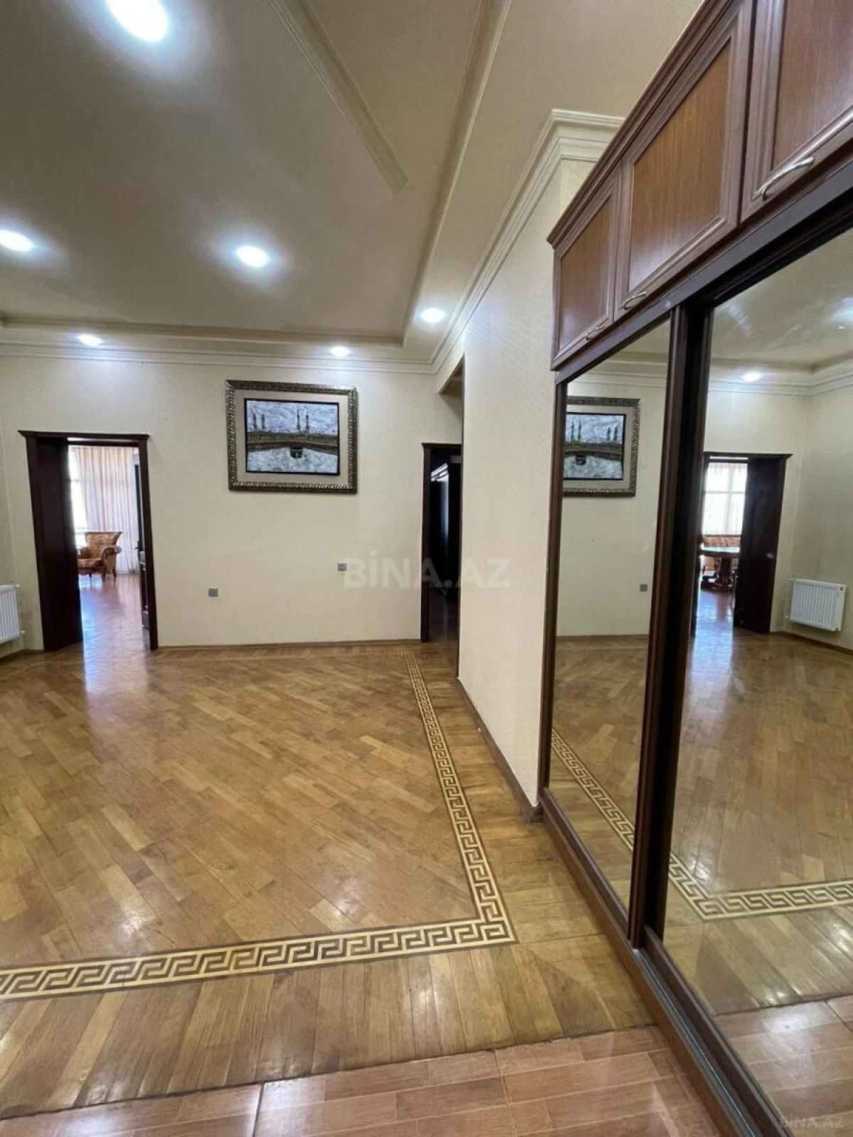 Kirayə verilir 5 otaqlı ofis 250 m²