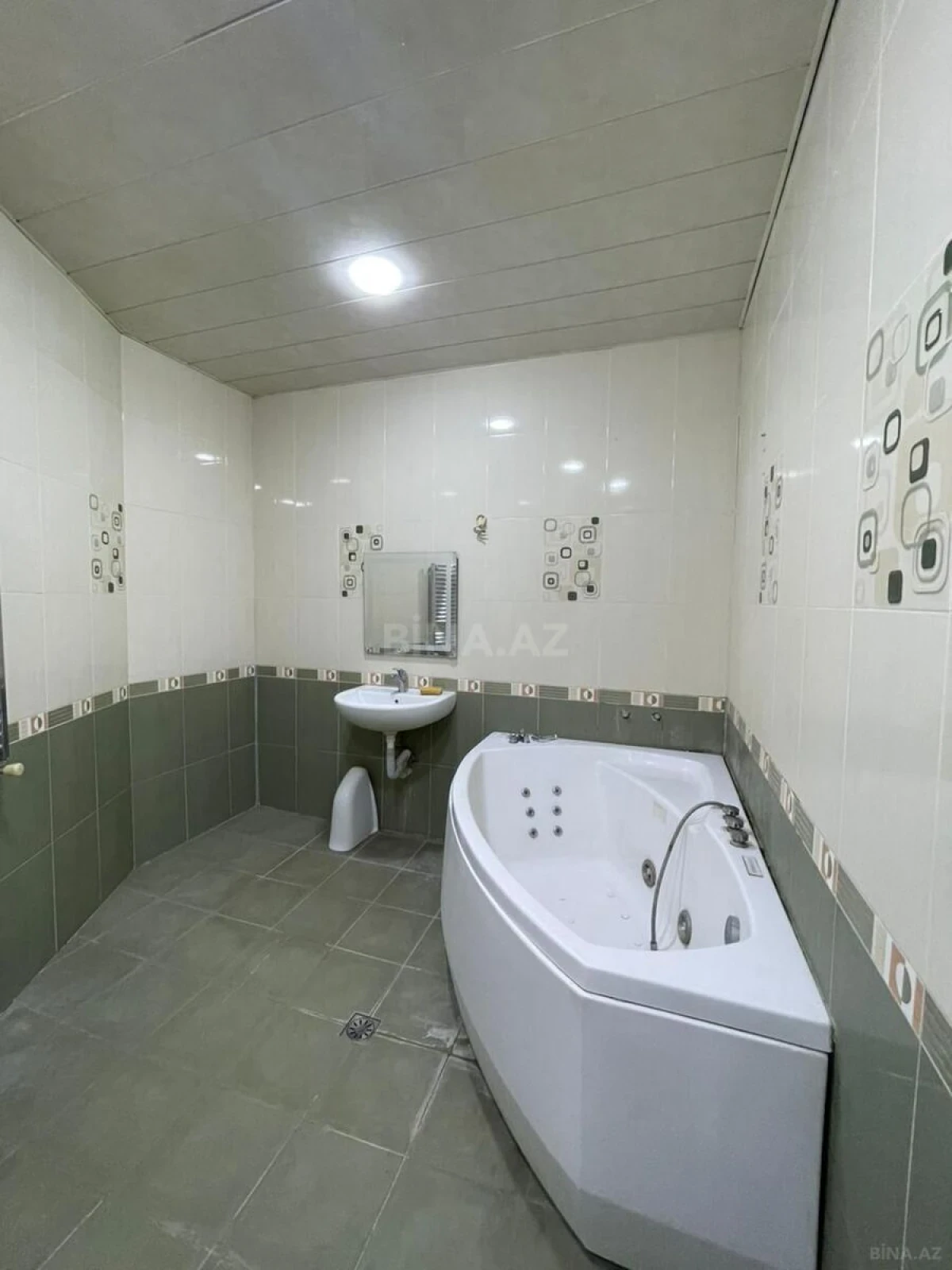 Kirayə verilir 5 otaqlı ofis 250 m²