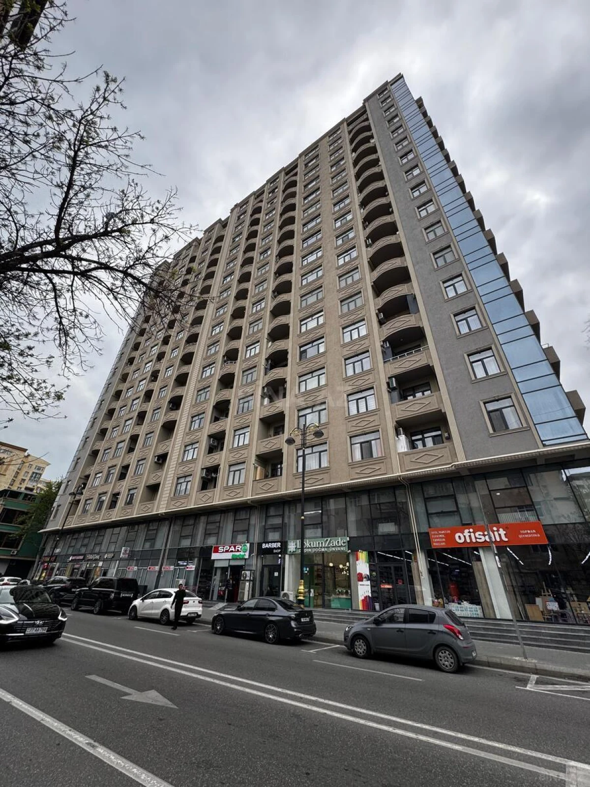 Satılır 3 otaqlı mənzil 125 m²