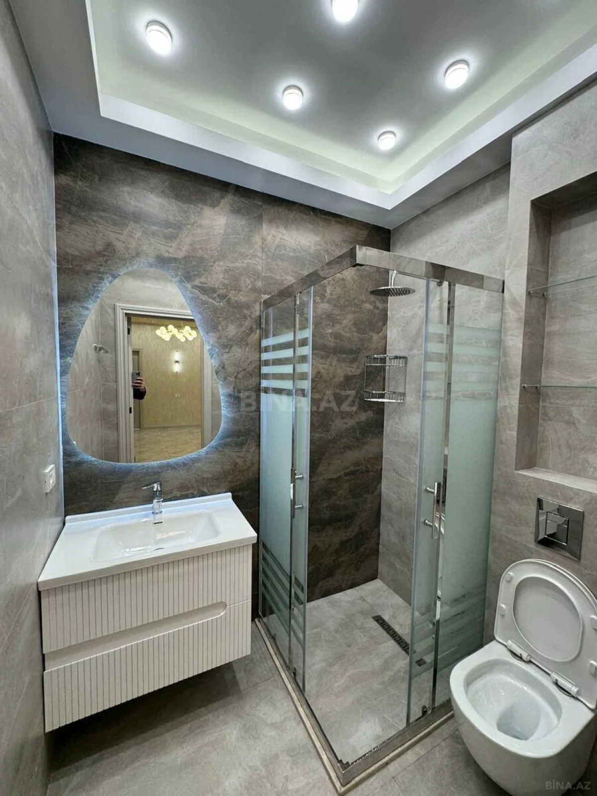 Satılır 3 otaqlı mənzil 125 m²