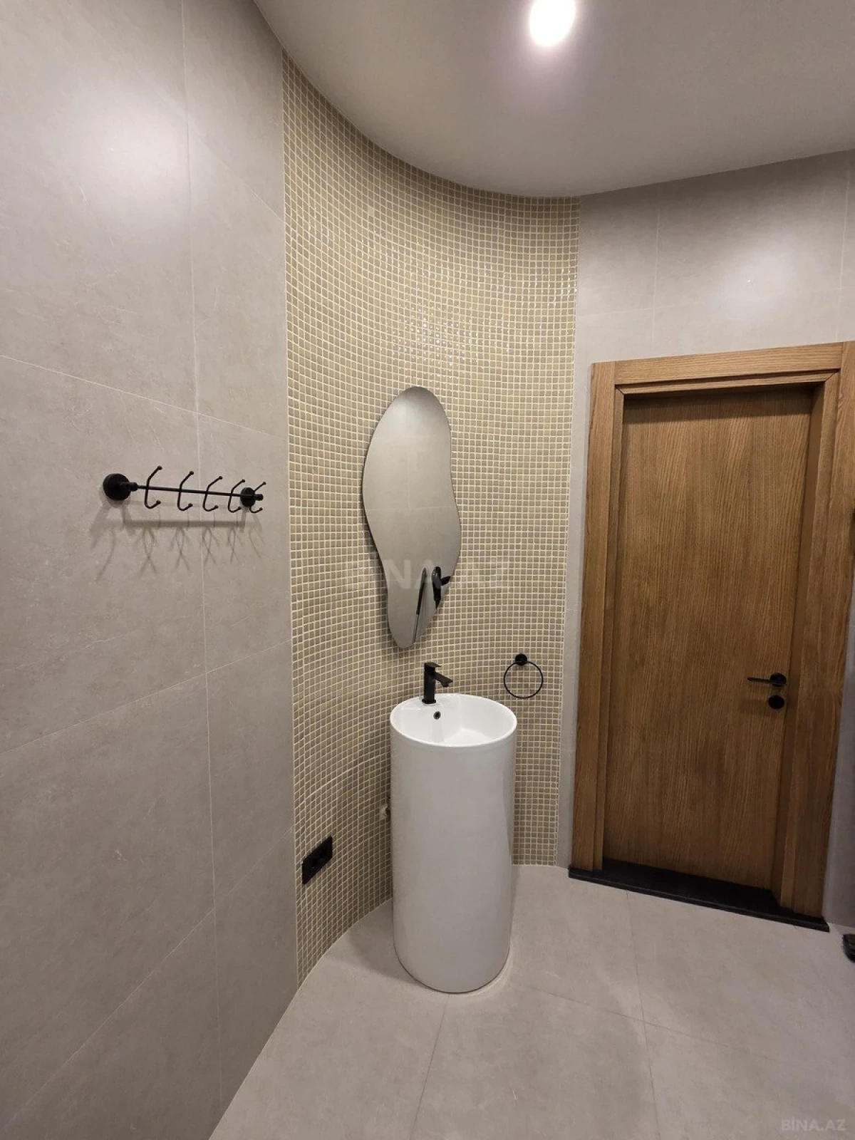 Kirayə verilir 4 otaqlı mənzil 130 m²