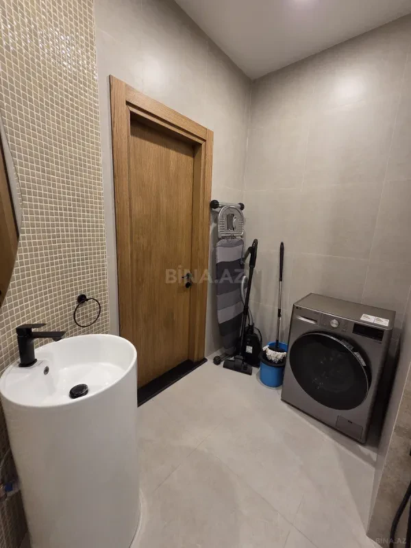 Kirayə verilir 4 otaqlı mənzil 130 m²