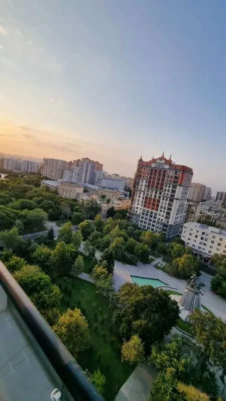 Kirayə verilir 4 otaqlı mənzil 130 m²