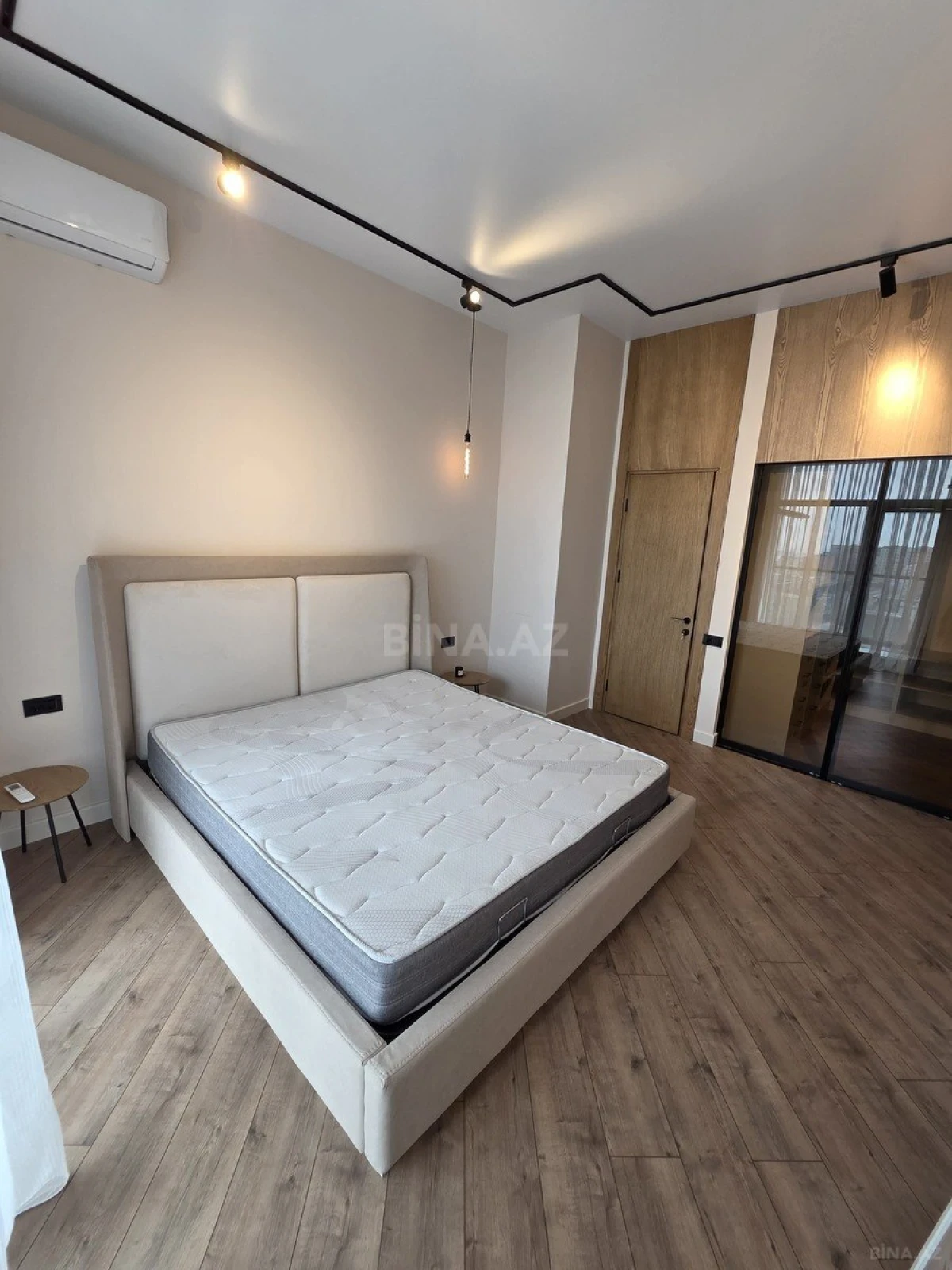 Kirayə verilir 4 otaqlı mənzil 130 m²