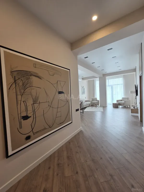 Kirayə verilir 4 otaqlı mənzil 130 m²