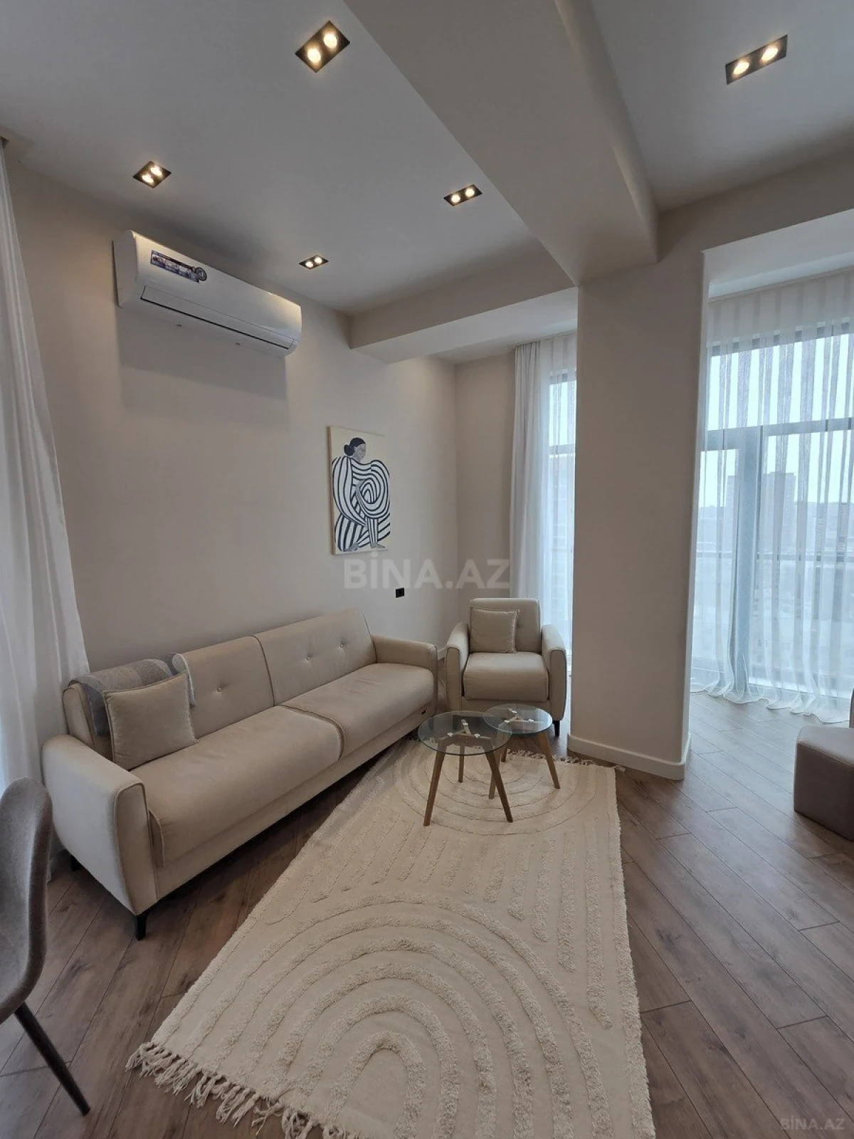 Kirayə verilir 4 otaqlı mənzil 130 m²